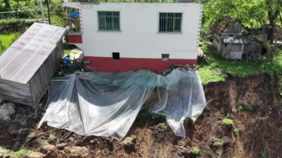 Ordu'da dev heyelan, da� a�a�� kayd�