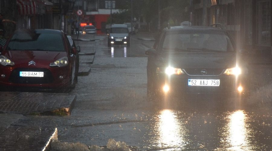 Ordu'da sa�anak ya��� sonras� baz� evleri su bast�