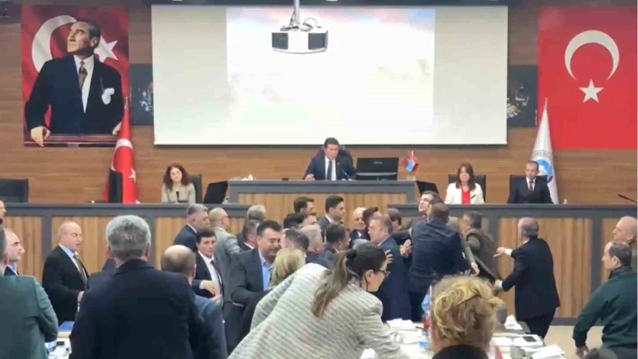 Ortahisar Belediyesi meclisinde kavga