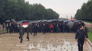 Özgür Özel başkanlığındaki YENİ Parti Kurucular Kurulu Anıtkabir'i ziyaret etti: Merkez Yönetim Kurulu belirlendi