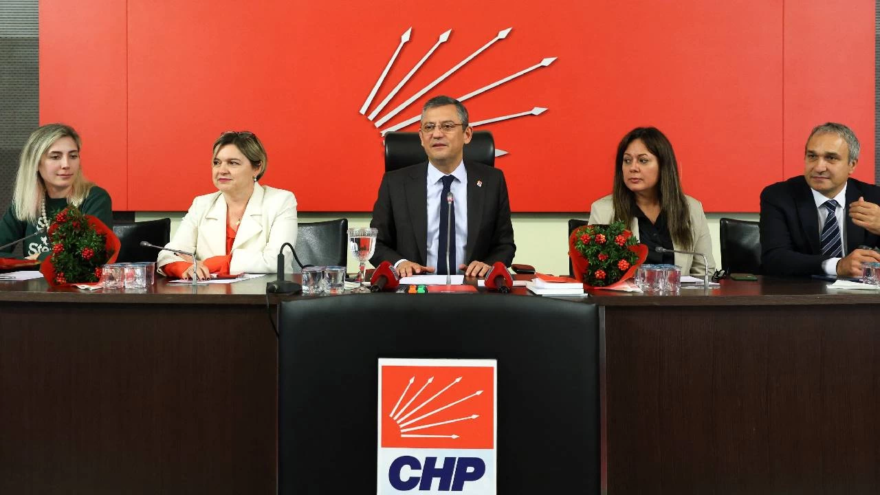 Özgür Özel'in programı iptal, CHP şehitler için olağanüstü toplanıyor