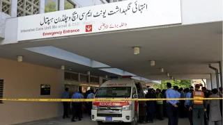 Pakistan'da hastanede yang�n facias� 