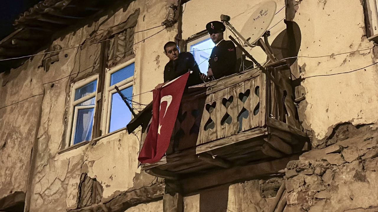 Piyade S�zle�meli Er Yasin Karaca'n�n �ehadet haberi Tokat'taki ailesine verildi
