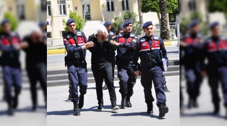 Sahte jandarmalar yakayı ele verdi