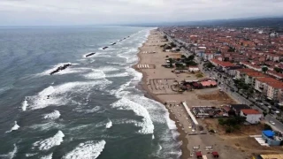 Sakarya'nın 3 ilçesinde denize girişler yasaklandı