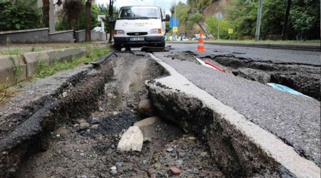 Samsun'da sağanak hayatı felç etti