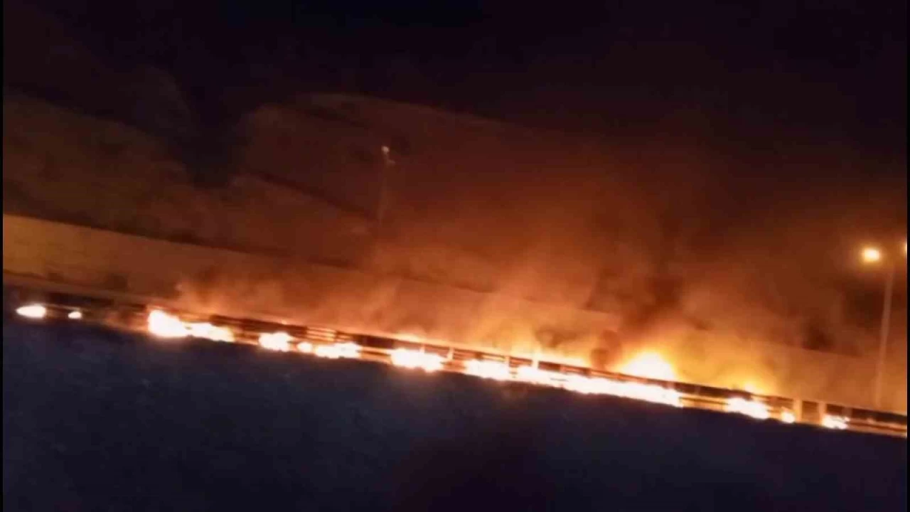 Samsun'da seyir halindeyken yanan t�r ortal��� sava� alan�na �evirdi: 1 yaral�