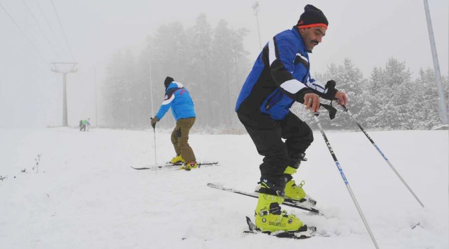 Sarıkamışlı kayakçılar sezonu erken açtı
