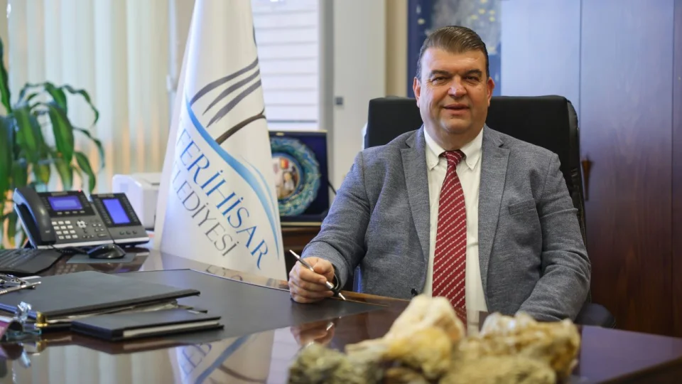 Seferihisar Belediye Ba�kan� tutukland�