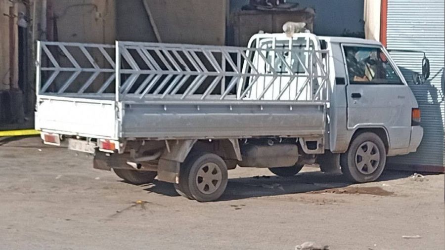 Seyir halindeki kamyonete silahl� sald�r�