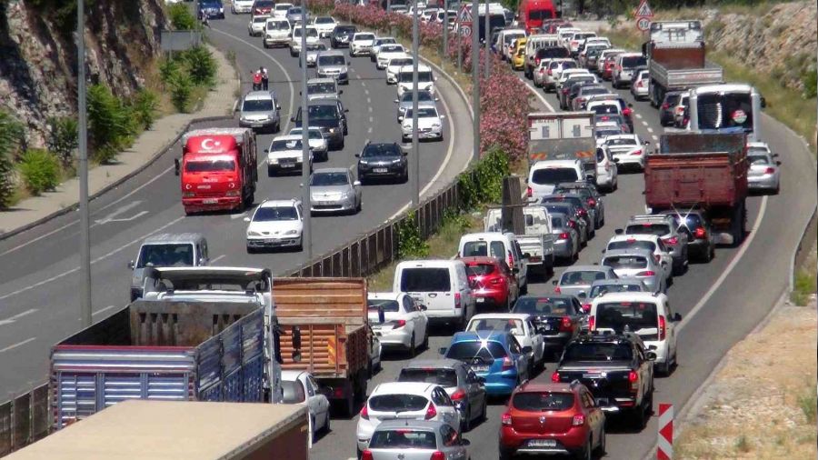 Sınav bitince trafik tıkandı