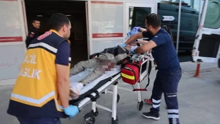 Sokak ortasnda birbirini baklayan kiilerden 1'i ld