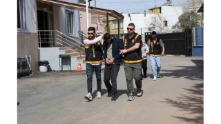 Sokak ortasndaki dayaa 2 tutuklama