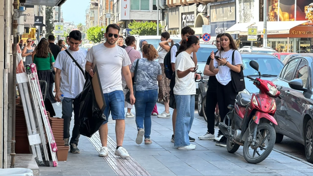 Suriye'de 3 dakika arayla iki deprem