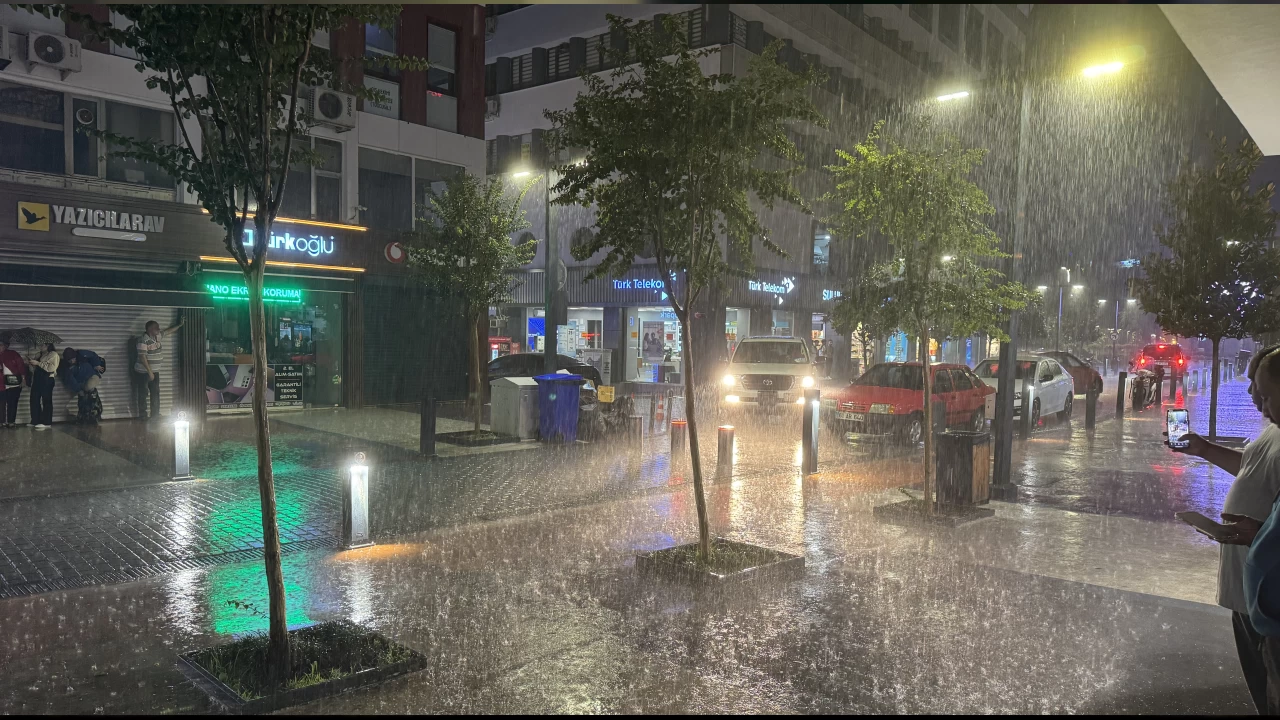 Sürmene'yi şiddetli yağış vurdu