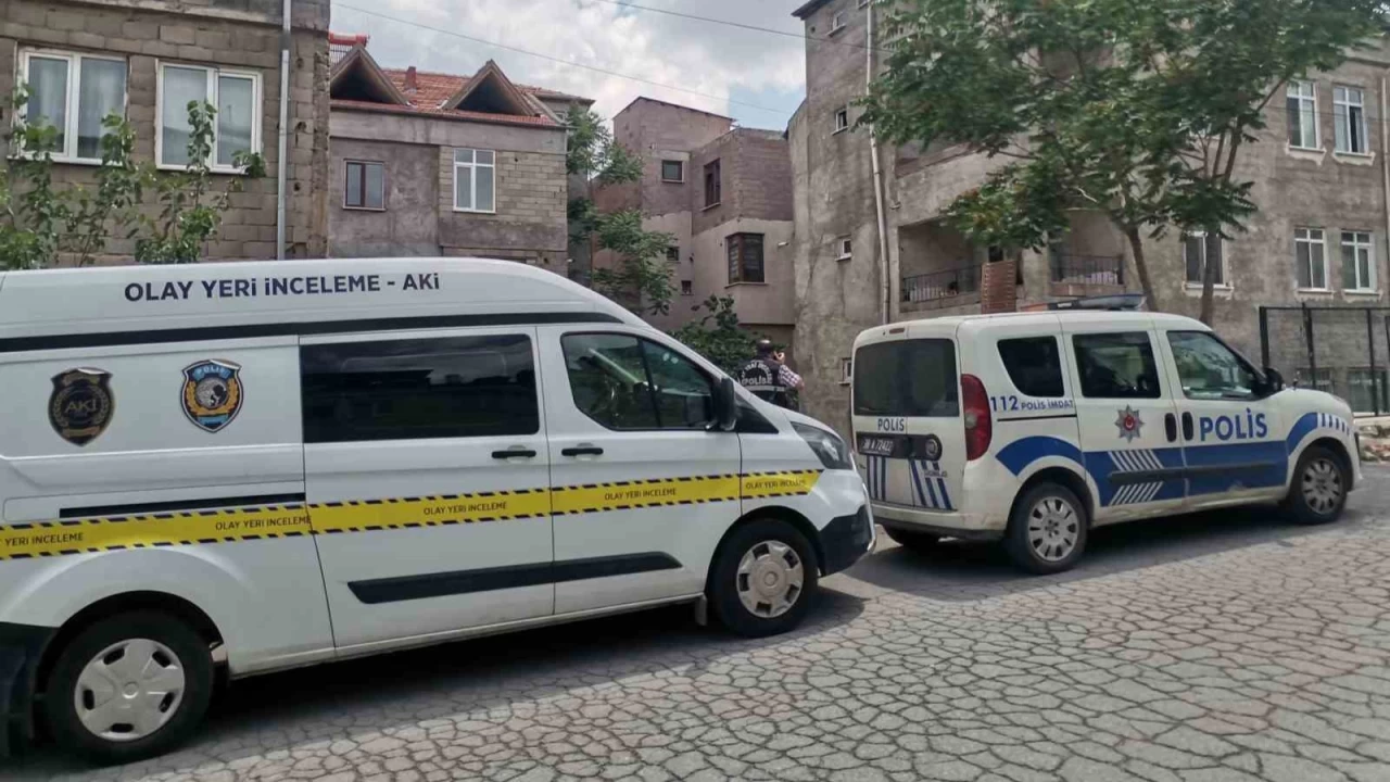 Süt dolu kovaya düşen bebek yaşam mücadelesini kaybetti