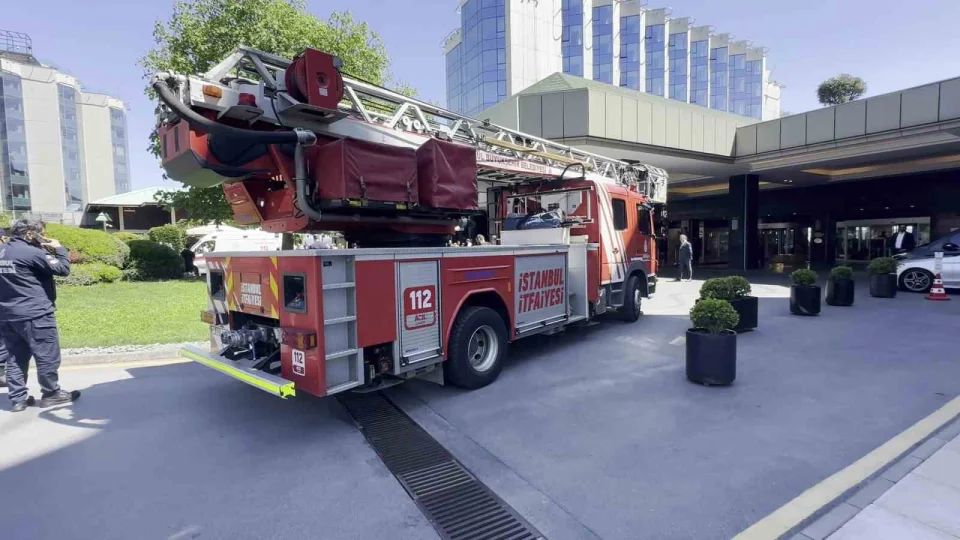 Swiss Otel'de yang�n pani�i: Vatanda�lar tahliye edildi