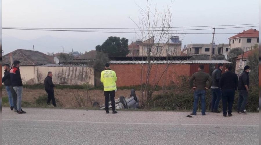 Taklalar atan araçtan sağ kurtuldular