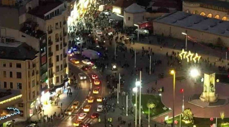 Taksim Meydan'nda ylba younluu