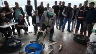 Tarihi Gölyazı'da 100 yıllık balık mezadı