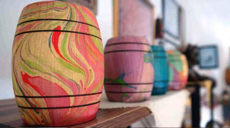 Taşı dahi 'Ebru' ile sanat eserine dönüştürüyor
