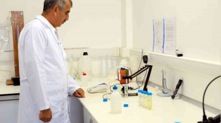 Toprak ve bitki analizi yaptıran üretici, gübreden tasarruf ediyor