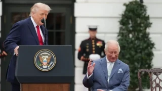 Trump ve Kral Charles Beyaz Saray'da at��t�