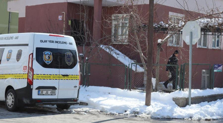Tüfeğini temizlerken kendi vurdu
