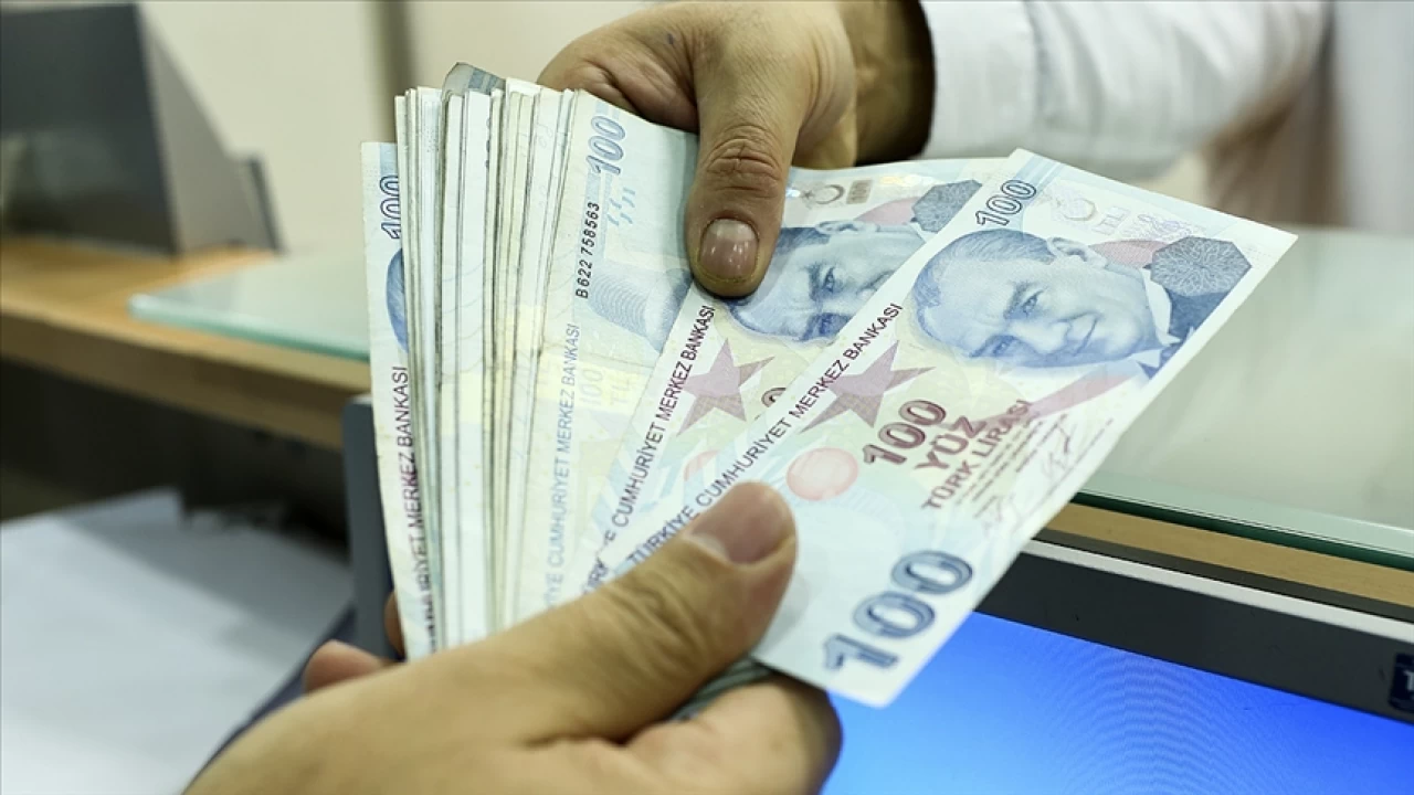 TRK- kamu iisine ek zam talebini, Bakan Ikhan'a iletti