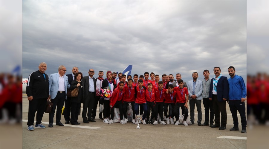 Türkiye'nin gururu "Şırnak UYAFA Takımı"