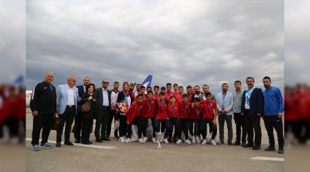 Türkiye'nin gururu "Şırnak UYAFA Takımı"