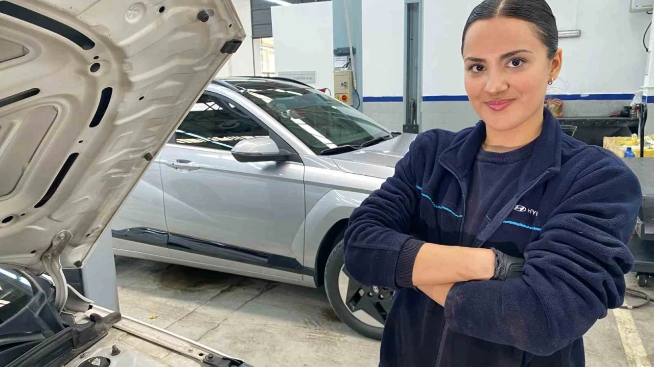 �� �niversite diplomal� hem de ustal�k belgesi var