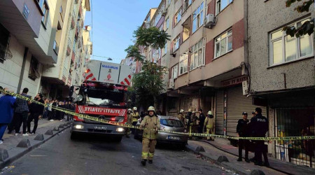 Yabancı uyruklu şahıs oturduğu evi yaktı, 19 kişi mahsur kaldı