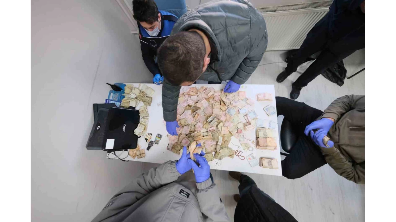 Yalova'da dilencinin üzerinden 164 bin lira çıktı