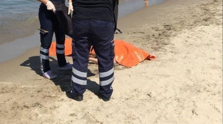 Ya�l� kad�n bo�ularak can verdi