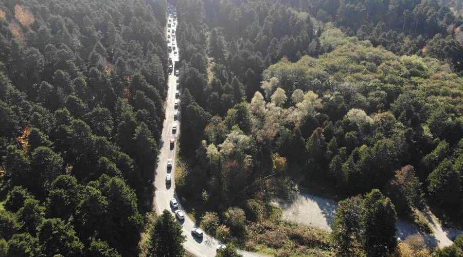 Yazdan kalma g�nler ya�ayan G�lc�k�e tatilci ak�n�