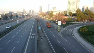 Yılın ilk gününde İstanbul'da yollar boş kaldı