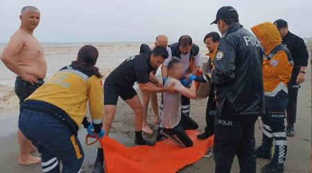 16 yaşındaki genç iskeleden denize düştü