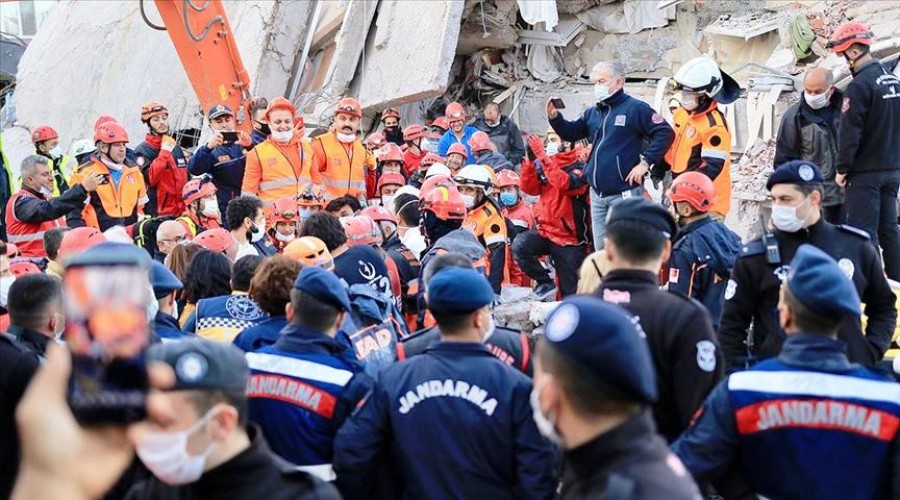 17 saat sonra 3 kişi daha kurtarıldı