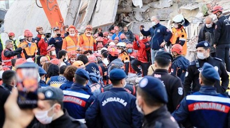 17 saat sonra 3 kişi daha kurtarıldı