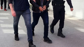 2,5 ay boyunca "Polisiz" diyerek dolandırdılar, 100 milyonluk vurgunun ardından tatlı ikram ettiler