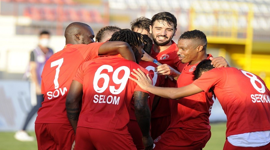 3 Puan �mraniyespor'a ila� gibi geldi