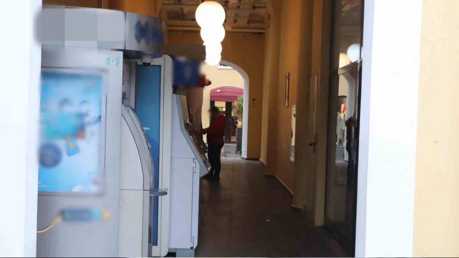 4 bin 500 TL'sini ATM'de unuttu