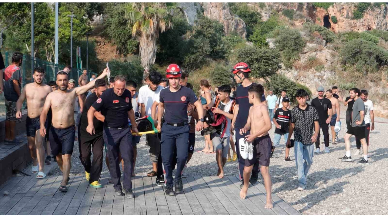 40 metrelik falezlerden atlamıştı: Tedavisi devam ediyor