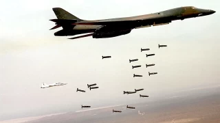 ABD'de B-1B bombardıman uçağı düştü