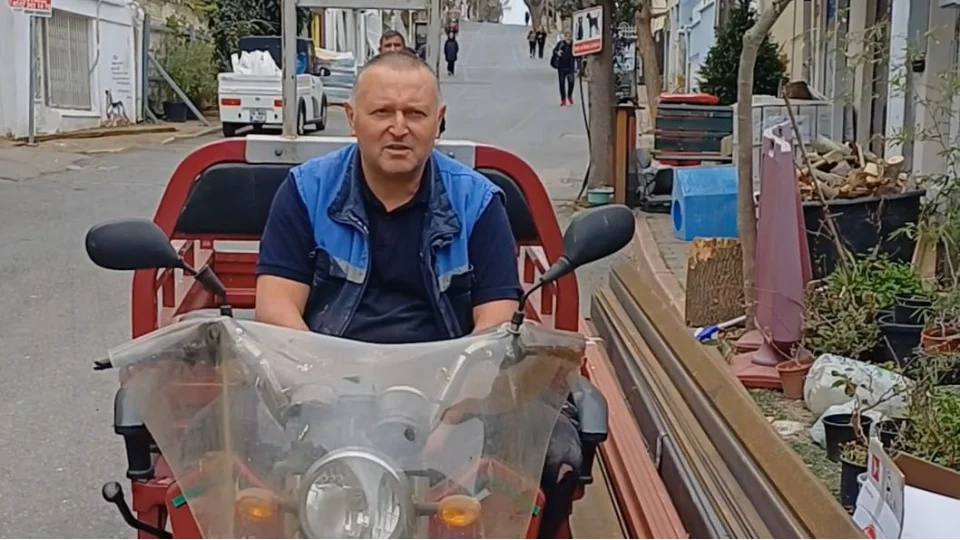 Adalar halk�: 'Ma�duruz, sesimizi duyan var m�?'