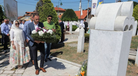Aliya İzetbegoviç doğumunun 96. yılında kabri başında anıldı