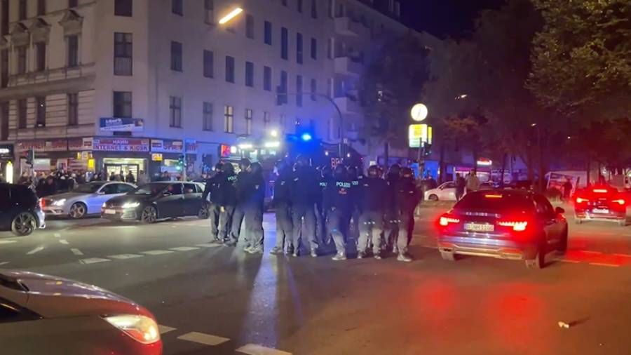 Alman polisinden Filistin'e destek gösterisi yapmak isteyenlere biber gazı