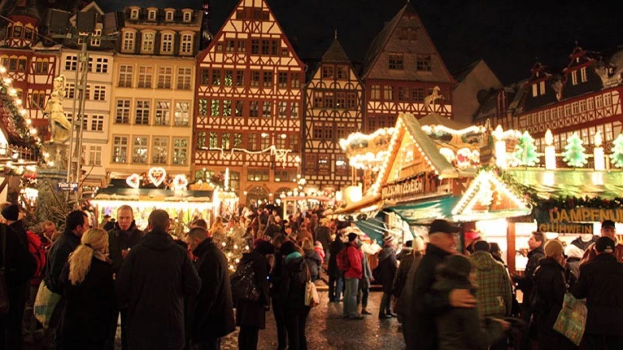 Almanya'daki kutlamalarda en az 5 kişi hayatını kaybetti