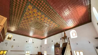 Alt asrlk cami tavan orijinalliini koruyor